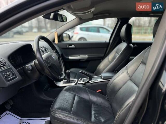 Черный Вольво В50, объемом двигателя 1.56 л и пробегом 304 тыс. км за 6400 $, фото 17 на Automoto.ua
