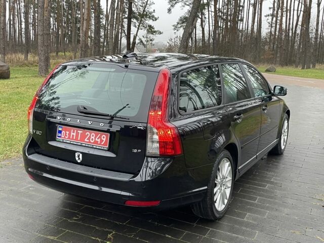 Черный Вольво В50, объемом двигателя 1.8 л и пробегом 189 тыс. км за 6950 $, фото 3 на Automoto.ua