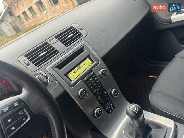 Черный Вольво В50, объемом двигателя 1.56 л и пробегом 213 тыс. км за 6599 $, фото 29 на Automoto.ua