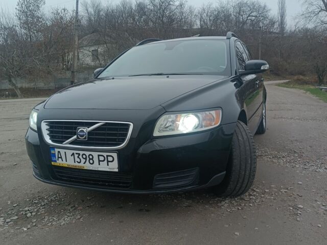 Черный Вольво В50, объемом двигателя 1.6 л и пробегом 210 тыс. км за 7500 $, фото 3 на Automoto.ua