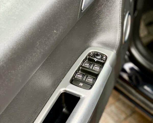 Чорний Вольво V50, об'ємом двигуна 2 л та пробігом 270 тис. км за 7200 $, фото 33 на Automoto.ua