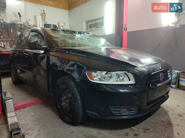 Чорний Вольво V50, об'ємом двигуна 1.6 л та пробігом 234 тис. км за 2700 $, фото 1 на Automoto.ua