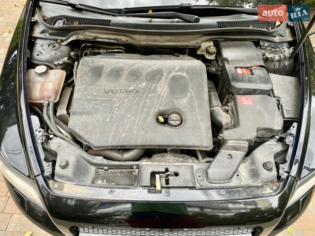 Чорний Вольво V50, об'ємом двигуна 2 л та пробігом 270 тис. км за 7200 $, фото 43 на Automoto.ua