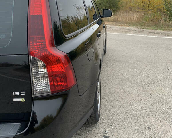 Вольво В50 2009 в Новониколаевке на Automoto.ua Черный Вольво В50, объемом двигателя 1.56 л и пробегом 246 тыс. км за 6500 $, фото 34 на Automoto.ua