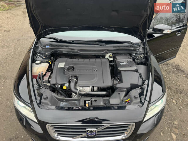 Черный Вольво В50, объемом двигателя 1.56 л и пробегом 213 тыс. км за 6599 $, фото 30 на Automoto.ua