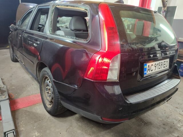 Черный Вольво В50, объемом двигателя 1.6 л и пробегом 234 тыс. км за 2700 $, фото 19 на Automoto.ua