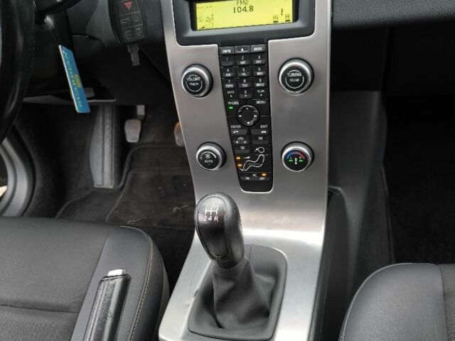 Черный Вольво В50, объемом двигателя 0 л и пробегом 190 тыс. км за 5550 $, фото 17 на Automoto.ua