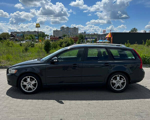 Чорний Вольво V50, об'ємом двигуна 1.6 л та пробігом 227 тис. км за 8000 $, фото 1 на Automoto.ua