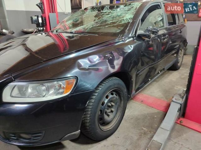 Чорний Вольво V50, об'ємом двигуна 1.6 л та пробігом 234 тис. км за 2700 $, фото 3 на Automoto.ua