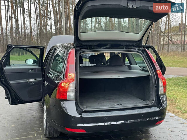 Черный Вольво В50, объемом двигателя 1.8 л и пробегом 189 тыс. км за 6950 $, фото 69 на Automoto.ua