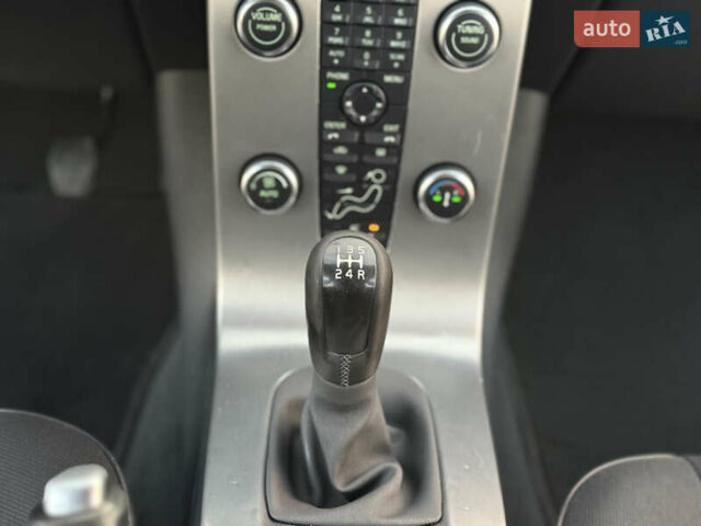 Чорний Вольво V50, об'ємом двигуна 1.6 л та пробігом 225 тис. км за 6950 $, фото 106 на Automoto.ua