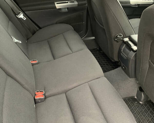 Вольво В50 2009 в Новониколаевке на Automoto.ua Черный Вольво В50, объемом двигателя 1.56 л и пробегом 246 тыс. км за 6500 $, фото 23 на Automoto.ua