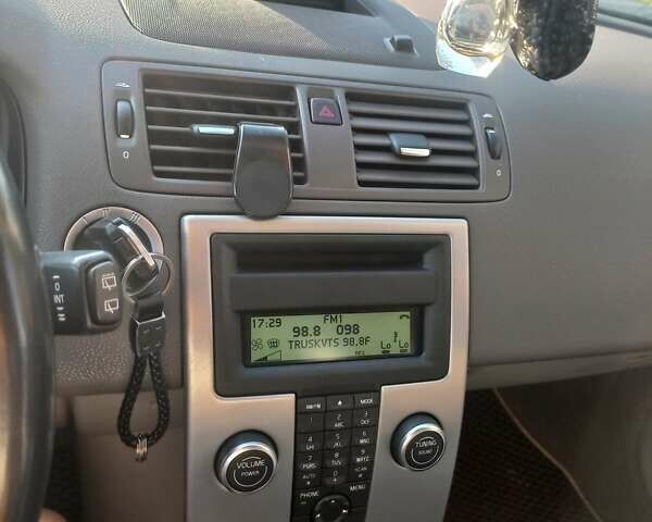 Черный Вольво В50, объемом двигателя 1.6 л и пробегом 253 тыс. км за 6800 $, фото 22 на Automoto.ua