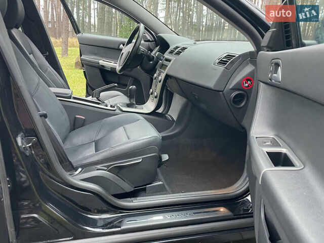 Черный Вольво В50, объемом двигателя 1.8 л и пробегом 189 тыс. км за 6950 $, фото 24 на Automoto.ua