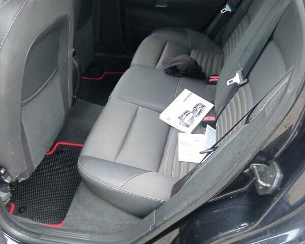 Черный Вольво В50, объемом двигателя 1.6 л и пробегом 262 тыс. км за 5700 $, фото 9 на Automoto.ua