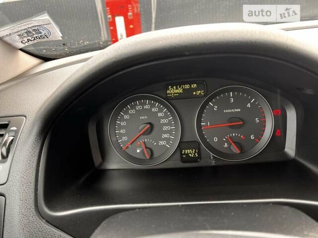 Черный Вольво В50, объемом двигателя 1.6 л и пробегом 243 тыс. км за 6650 $, фото 9 на Automoto.ua