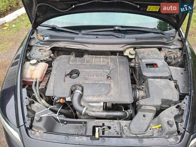 Черный Вольво В50, объемом двигателя 1.6 л и пробегом 265 тыс. км за 7800 $, фото 7 на Automoto.ua