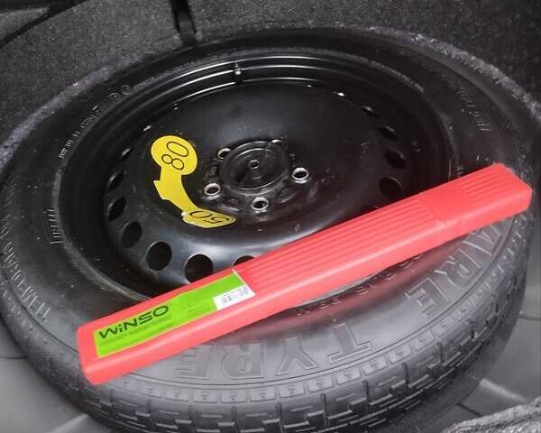 Чорний Вольво V50, об'ємом двигуна 1.6 л та пробігом 235 тис. км за 6100 $, фото 27 на Automoto.ua