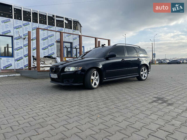 Черный Вольво В50, объемом двигателя 1.56 л и пробегом 292 тыс. км за 7300 $, фото 3 на Automoto.ua