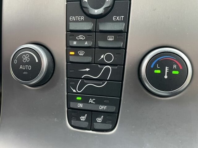 Черный Вольво В50, объемом двигателя 1.8 л и пробегом 189 тыс. км за 6950 $, фото 18 на Automoto.ua