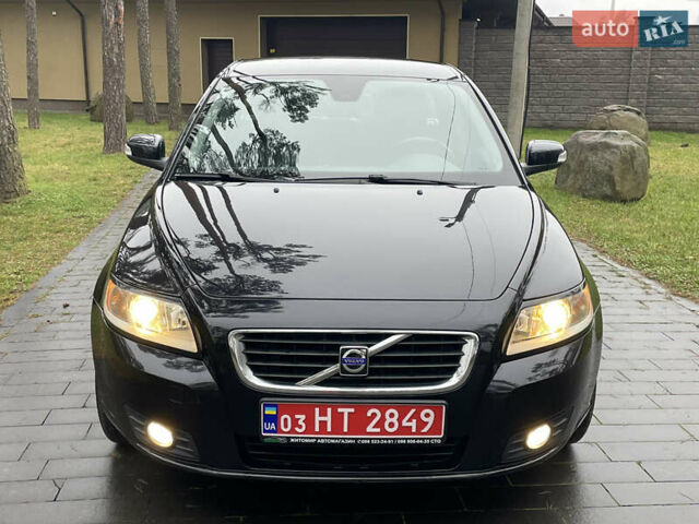 Черный Вольво В50, объемом двигателя 1.8 л и пробегом 189 тыс. км за 6950 $, фото 3 на Automoto.ua