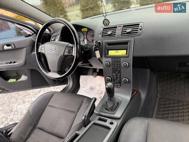 Чорний Вольво V50, об'ємом двигуна 1.98 л та пробігом 260 тис. км за 7150 $, фото 51 на Automoto.ua