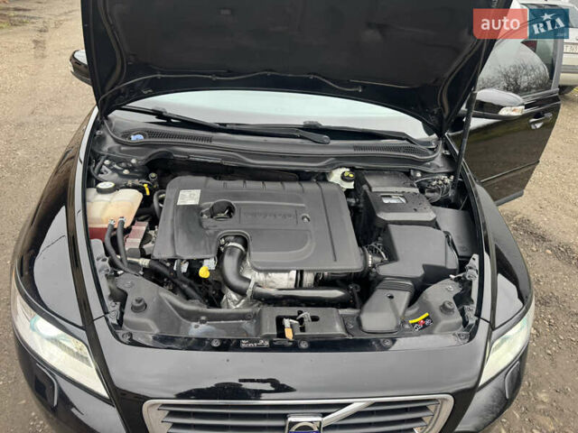 Черный Вольво В50, объемом двигателя 1.56 л и пробегом 213 тыс. км за 6599 $, фото 33 на Automoto.ua