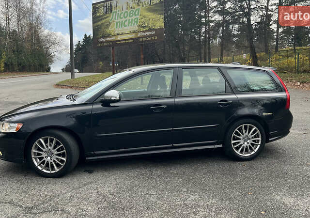 Чорний Вольво V50, об'ємом двигуна 1.56 л та пробігом 205 тис. км за 6800 $, фото 2 на Automoto.ua