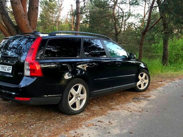 Чорний Вольво V50, об'ємом двигуна 2 л та пробігом 268 тис. км за 8500 $, фото 4 на Automoto.ua