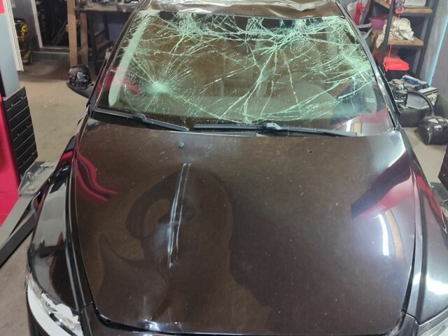 Черный Вольво В50, объемом двигателя 1.6 л и пробегом 234 тыс. км за 2700 $, фото 2 на Automoto.ua