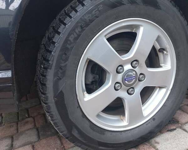 Черный Вольво В50, объемом двигателя 1.6 л и пробегом 185 тыс. км за 7300 $, фото 16 на Automoto.ua