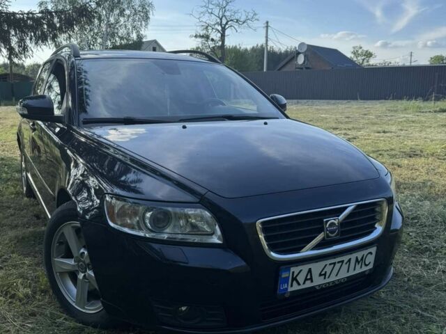 Чорний Вольво V50, об'ємом двигуна 2 л та пробігом 275 тис. км за 8200 $, фото 3 на Automoto.ua