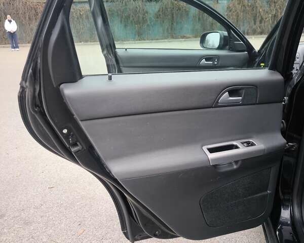 Черный Вольво В50, объемом двигателя 1.56 л и пробегом 190 тыс. км за 5550 $, фото 26 на Automoto.ua