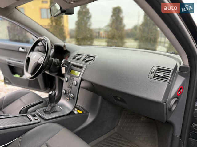 Чорний Вольво V50, об'ємом двигуна 1.98 л та пробігом 260 тис. км за 7150 $, фото 49 на Automoto.ua