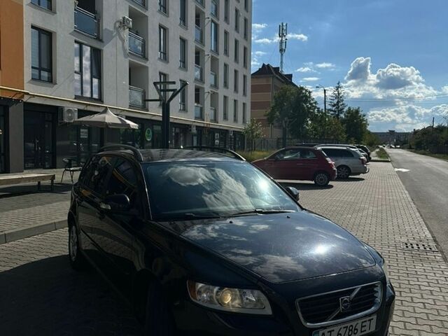 Чорний Вольво V50, об'ємом двигуна 1.6 л та пробігом 247 тис. км за 6000 $, фото 1 на Automoto.ua
