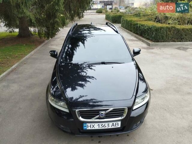 Черный Вольво В50, объемом двигателя 1.56 л и пробегом 310 тыс. км за 6300 $, фото 3 на Automoto.ua