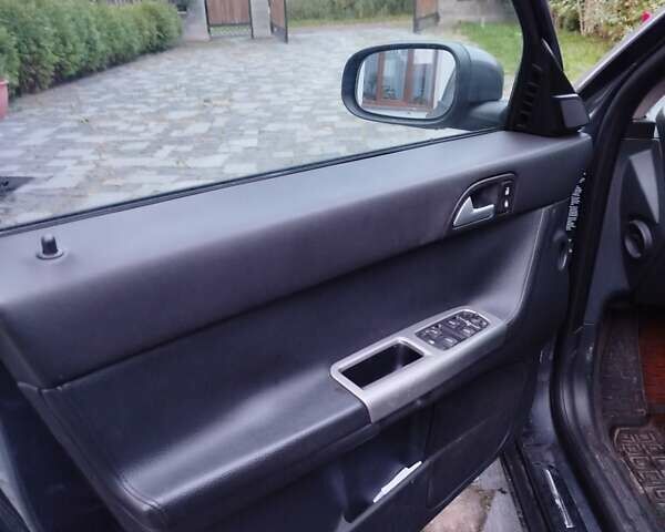 Черный Вольво В50, объемом двигателя 2 л и пробегом 306 тыс. км за 7500 $, фото 6 на Automoto.ua