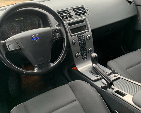 Вольво В50 2009 в Новониколаевке на Automoto.ua Черный Вольво В50, объемом двигателя 1.56 л и пробегом 246 тыс. км за 6500 $, фото 17 на Automoto.ua