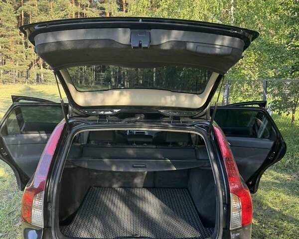 Черный Вольво В50, объемом двигателя 2 л и пробегом 275 тыс. км за 8200 $, фото 13 на Automoto.ua