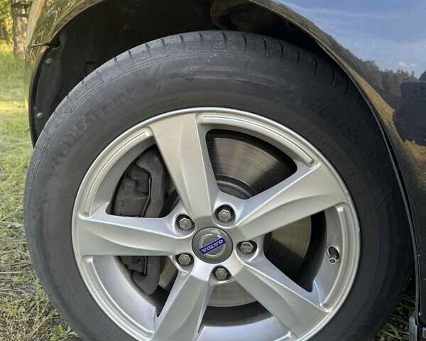Черный Вольво В50, объемом двигателя 2 л и пробегом 275 тыс. км за 8200 $, фото 3 на Automoto.ua