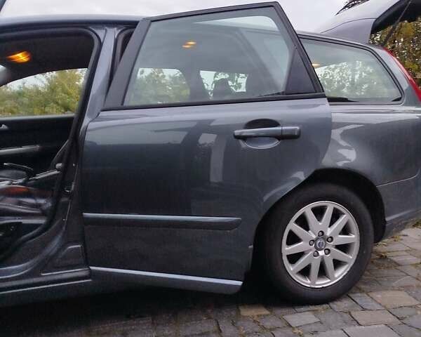 Черный Вольво В50, объемом двигателя 2 л и пробегом 306 тыс. км за 7500 $, фото 16 на Automoto.ua