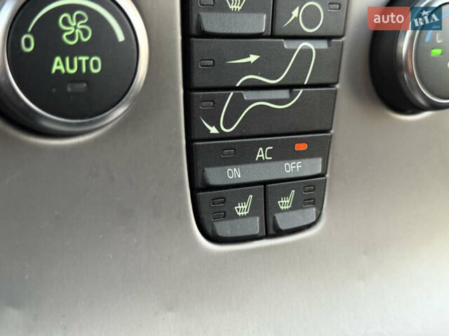 Чорний Вольво V50, об'ємом двигуна 1.6 л та пробігом 225 тис. км за 6899 $, фото 116 на Automoto.ua