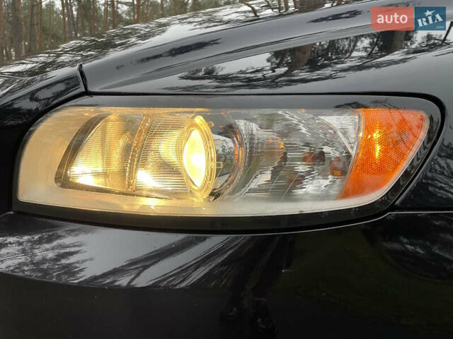 Черный Вольво В50, объемом двигателя 1.8 л и пробегом 189 тыс. км за 6950 $, фото 21 на Automoto.ua