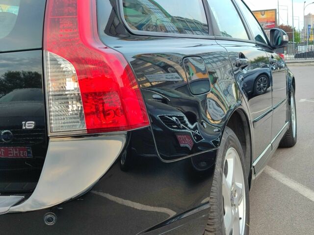 Черный Вольво В50, объемом двигателя 1.6 л и пробегом 201 тыс. км за 8300 $, фото 7 на Automoto.ua