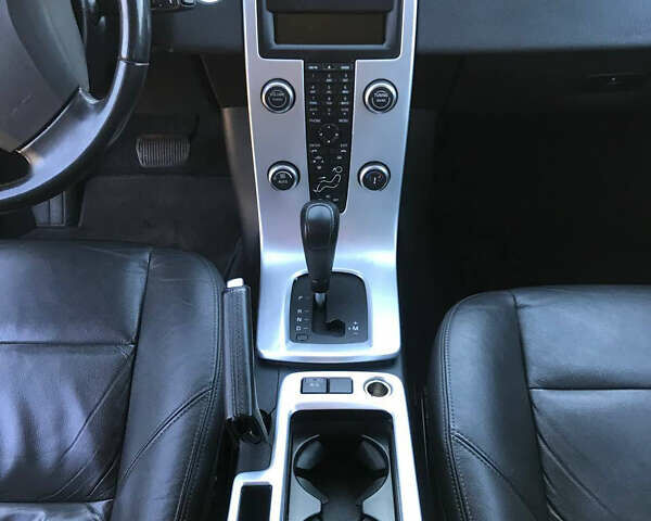 Черный Вольво В50, объемом двигателя 2 л и пробегом 269 тыс. км за 10350 $, фото 10 на Automoto.ua