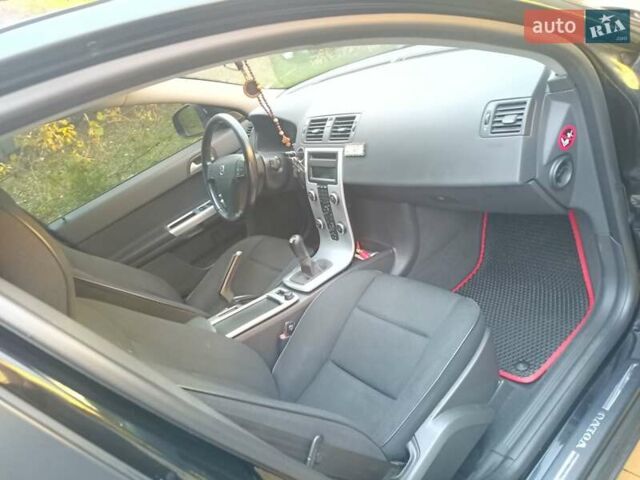 Чорний Вольво V50, об'ємом двигуна 1.6 л та пробігом 278 тис. км за 7600 $, фото 2 на Automoto.ua