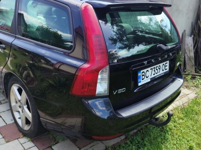 Черный Вольво В50, объемом двигателя 1.6 л и пробегом 160 тыс. км за 4200 $, фото 4 на Automoto.ua