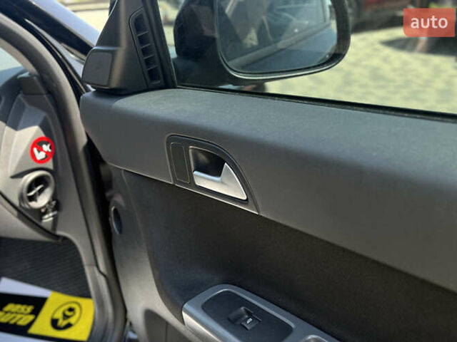 Вольво В50 2010 в Мукачеве на Automoto.ua Черный Вольво В50, объемом двигателя 1.56 л и пробегом 214 тыс. км за 8300 $, фото 9 на Automoto.ua