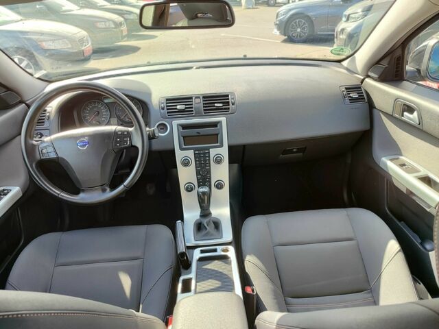 Черный Вольво В50, объемом двигателя 1.6 л и пробегом 201 тыс. км за 8300 $, фото 21 на Automoto.ua