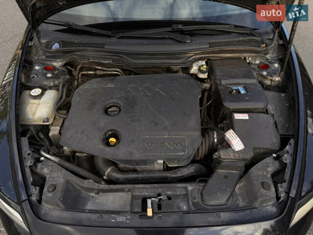 Черный Вольво В50, объемом двигателя 1.56 л и пробегом 250 тыс. км за 6500 $, фото 15 на Automoto.ua